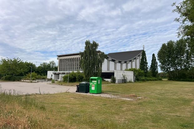En æra er slut: Næste uge går nedrivningen af den gamle svømmehal i gang