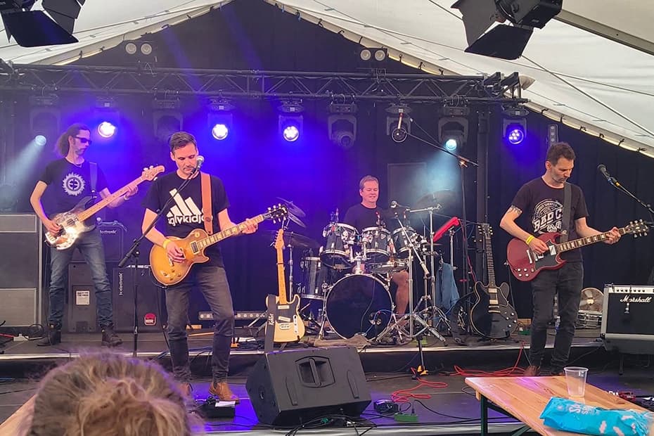 Phønix skruer op igen: Musikfabrikken bryder stilheden med lokale bands på Grønnegades Kaserne